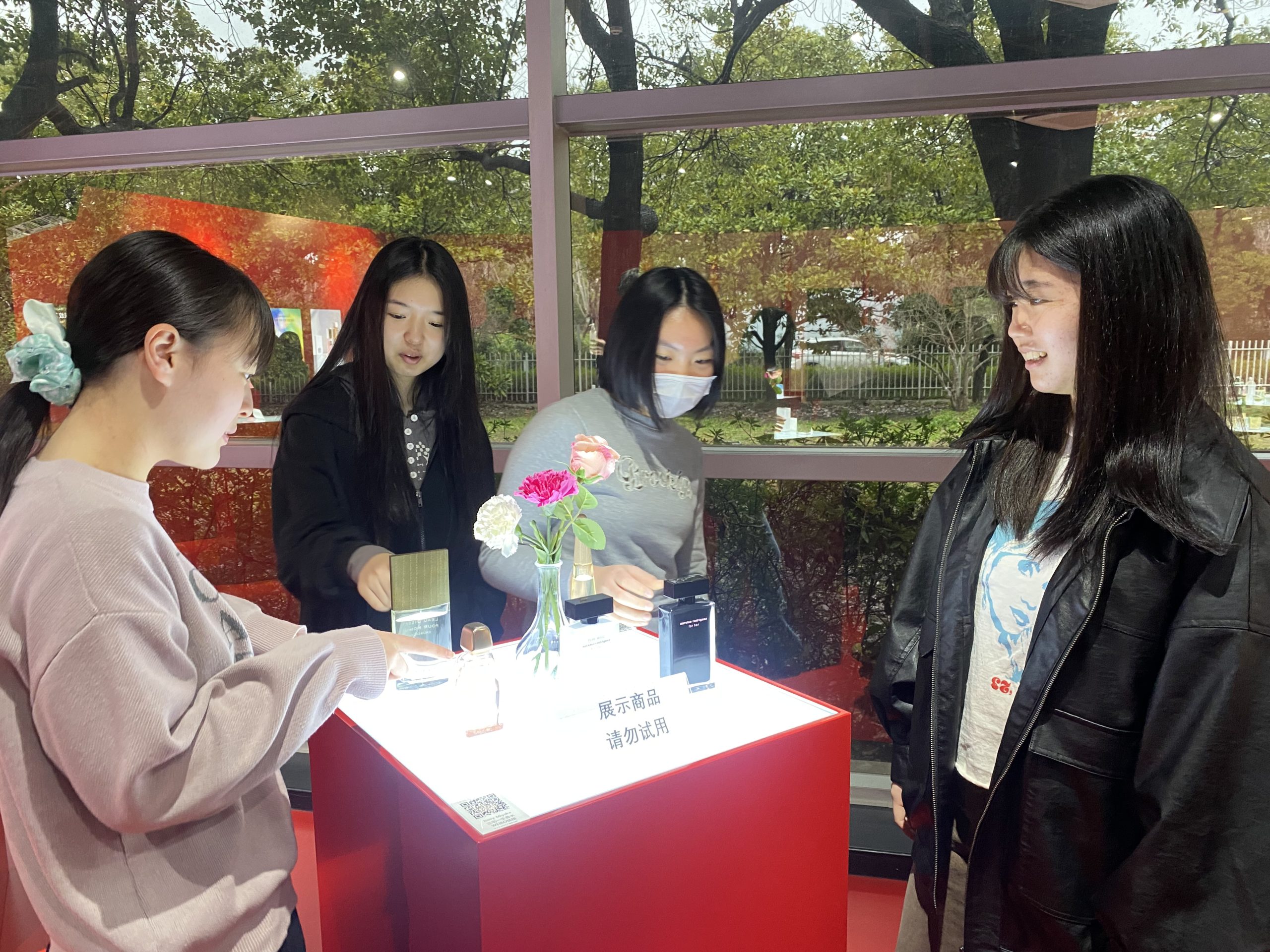 企業訪問（資生堂）